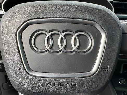 Used 2025 Audi Q3 2.0T Premium Plus AWD/4WD image 28