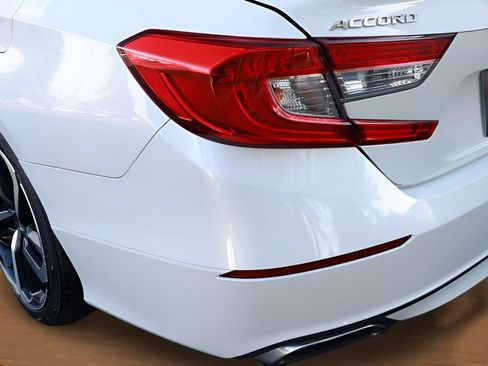 Used 2021 Honda Accord Sport image 9