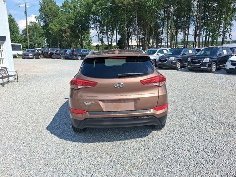 Used 2017 Hyundai Tucson SE Plus w/ Cargo Package FWD image 4