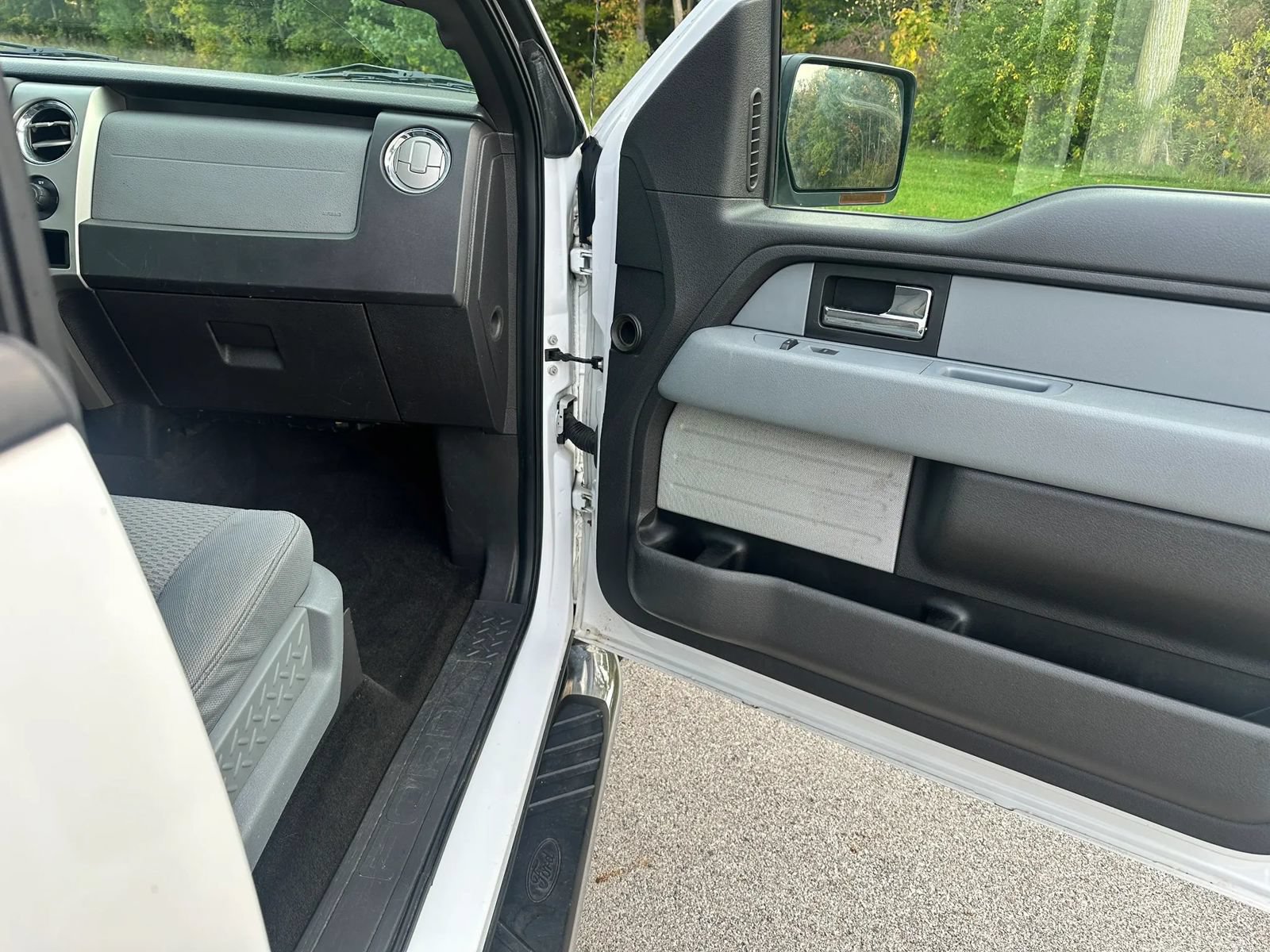 Used 2013 Ford F150 XLT w/ XLT Chrome Pkg AWD/4WD image 19