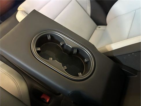 Used 2020 Porsche Taycan 4S image 25