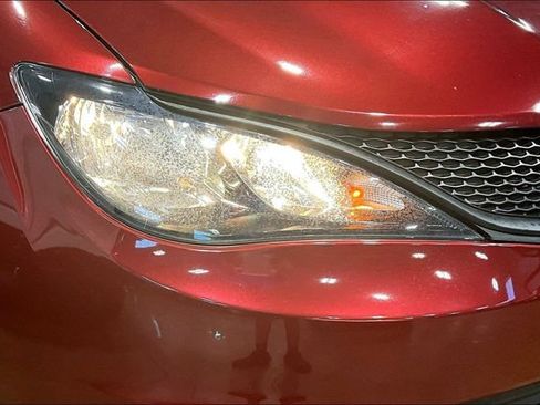 Used 2023 Chrysler Voyager LX FWD image 29