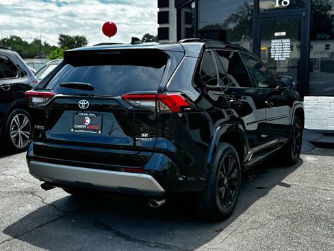 Used 2022 Toyota RAV4 SE w/ Convenience Package AWD/4WD image 8