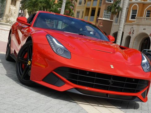 Used 2016 Ferrari F12 Berlinetta image 63