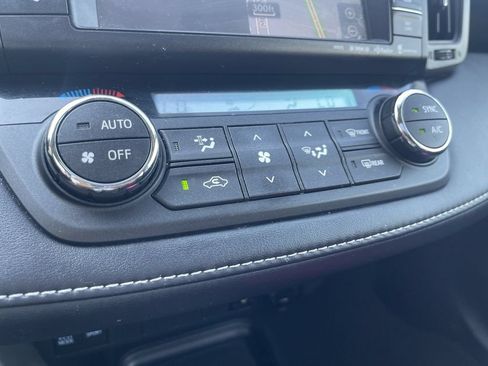 Used 2017 Toyota RAV4 XLE AWD/4WD image 16