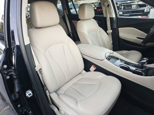 Used 2020 Buick Envision Essence FWD image 12