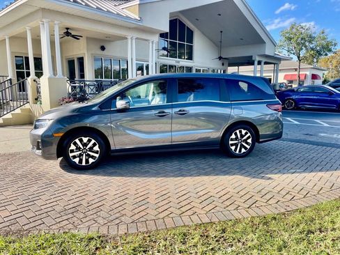 Used 2025 Honda Odyssey EX-L image 2