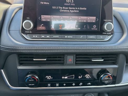 Certified 2023 Nissan Rogue SV image 6