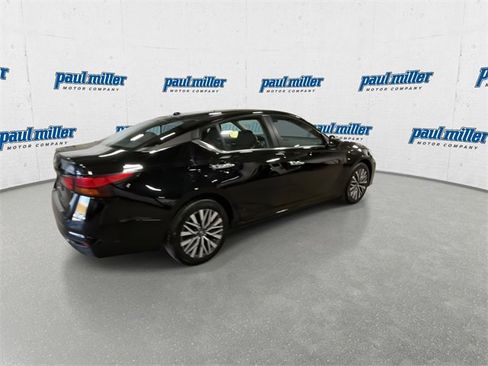 Used 2023 Nissan Altima 2.5 SV image 11