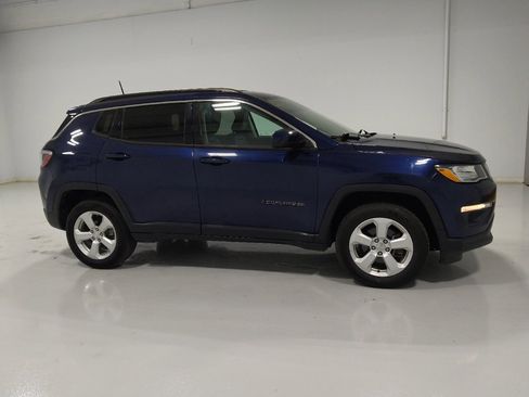 Used 2018 Jeep Compass Latitude AWD/4WD image 11