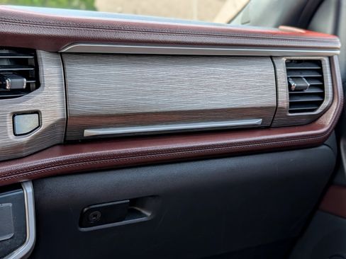 Used 2024 Ford Expedition Max Limited image 16