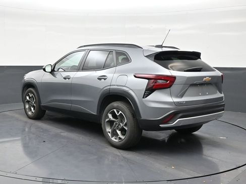 Used 2024 Chevrolet Trax LT w/ Driver Confidence Package image 3