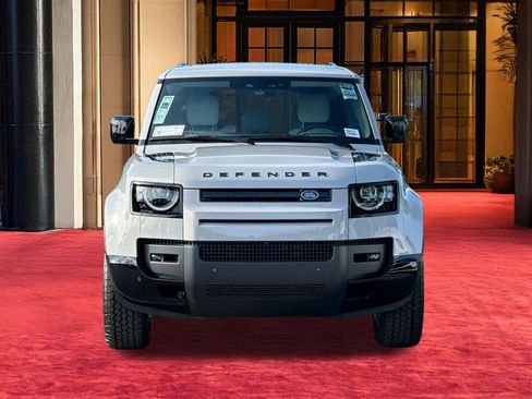 New 2026 Land Rover Defender 110 X-Dynamic SE image 7
