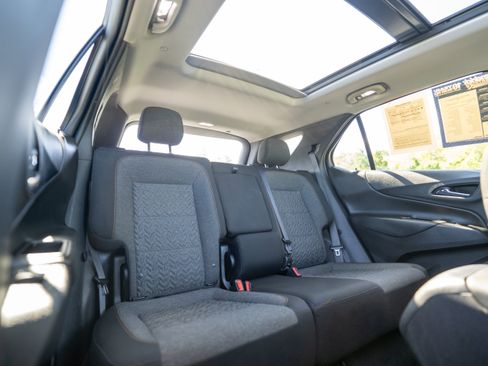 Used 2022 Chevrolet Equinox LT FWD image 12