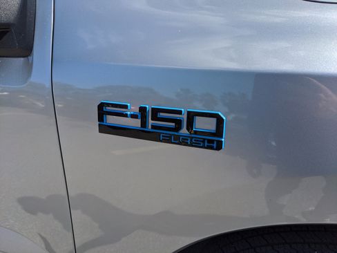 Used 2025 Ford F150 Lightning Flash image 11