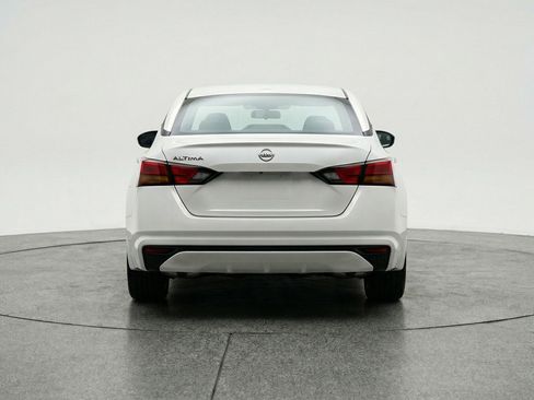 Used 2025 Nissan Altima 2.5 SV FWD image 7