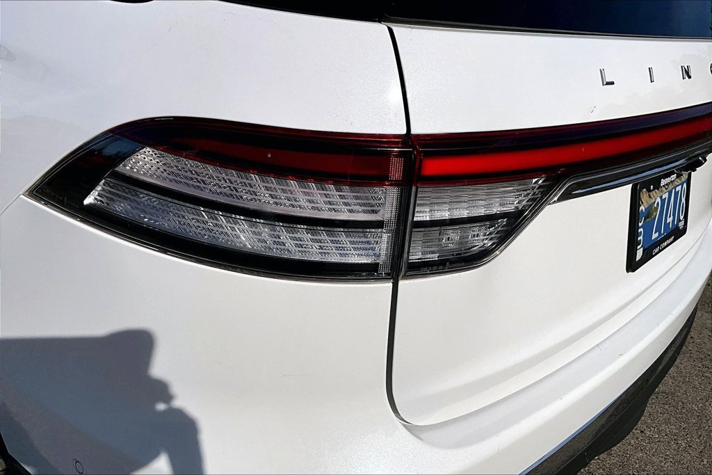 Used 2020 Lincoln Aviator Reserve w/ Equipment Group 202A AWD/4WD image 27