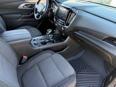 Used 2023 Chevrolet Traverse LT FWD image 13