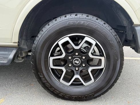 Used 2025 Ford Bronco Outer Banks AWD/4WD image 12