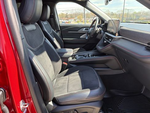 Used 2025 Ford Explorer ST image 30