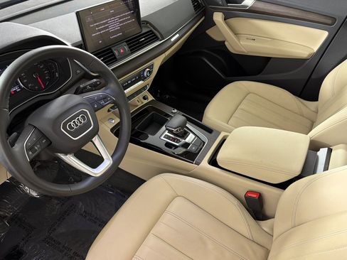 Used 2023 Audi Q5 2.0T Premium w/ Convenience Package AWD/4WD image 9