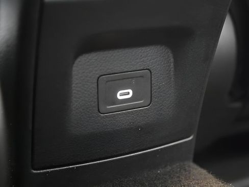 Used 2025 Mercedes-Benz CLA 250 image 36