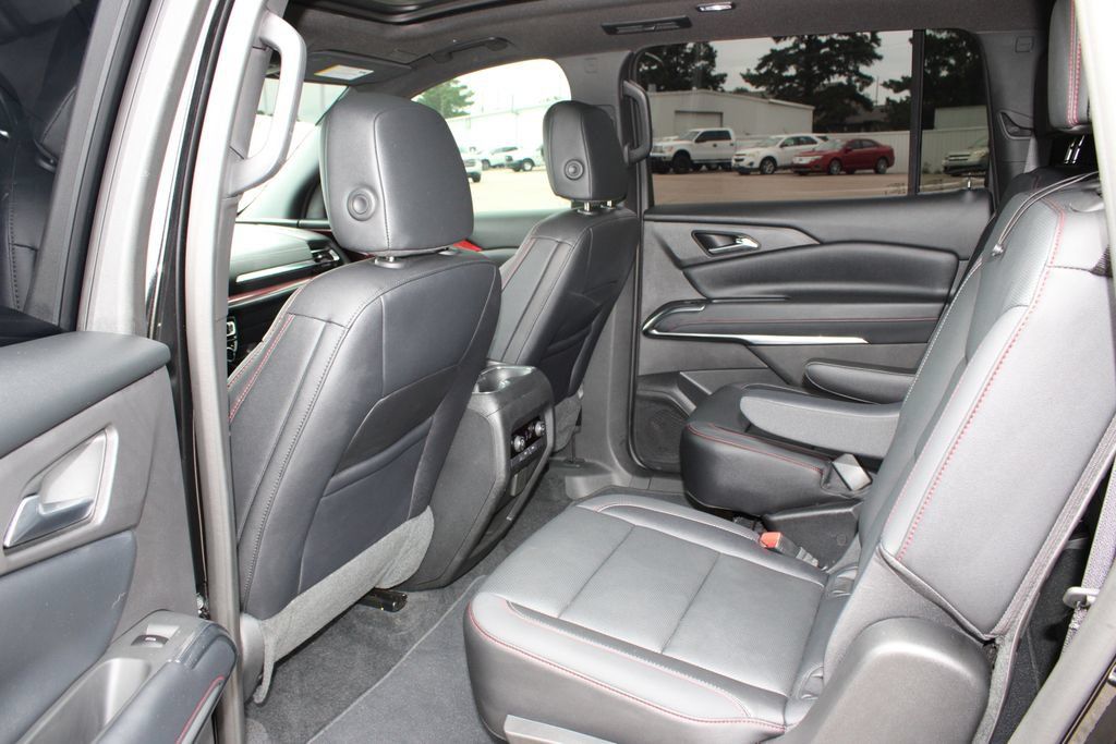 Used 2026 Chevrolet Traverse Z71 w/ Driver Confidence Package AWD/4WD image 8