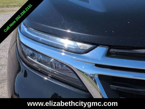 Used 2023 Chevrolet Equinox LT w/ Driver Convenience Package FWD image 9