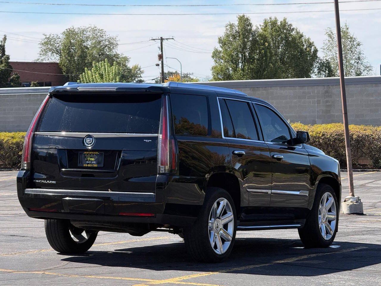 Used 2015 Cadillac Escalade Luxury AWD/4WD image 5
