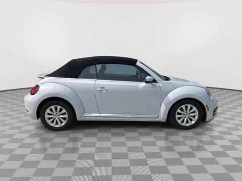Used 2019 Volkswagen Beetle 2.0T S FWD image 11