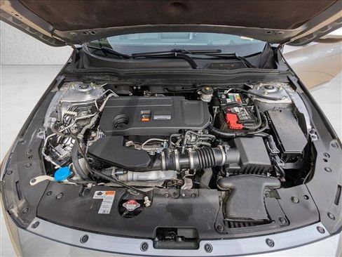 Used 2018 Honda Accord Touring image 22