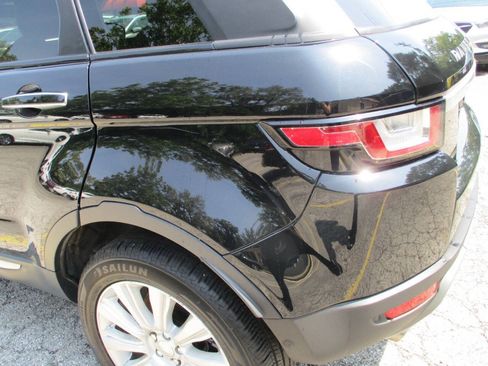Used 2019 Land Rover Range Rover Evoque HSE AWD/4WD image 16
