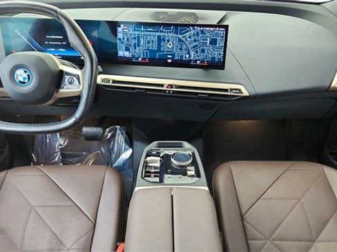 Used 2022 BMW iX xDrive50 w/ Premium Package image 86
