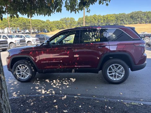 New 2025 Jeep Grand Cherokee Laredo X w/ Luxury Tech Group I image 7