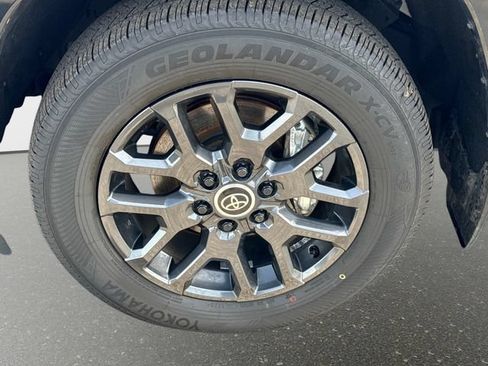 Used 2024 Toyota Sequoia Platinum AWD/4WD image 10