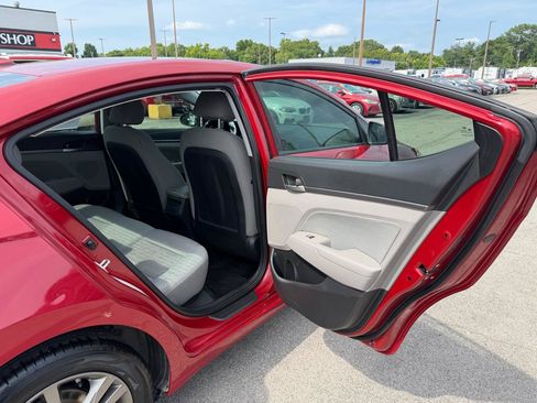 Used 2018 Hyundai Elantra SEL FWD image 10