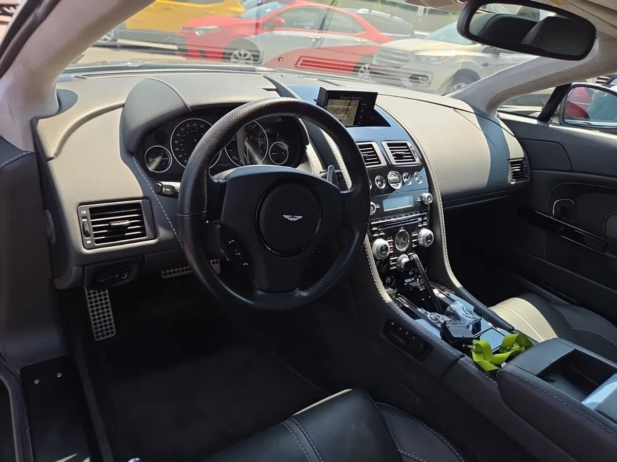 Used 2015 Aston Martin V12 Vantage S RWD image 8