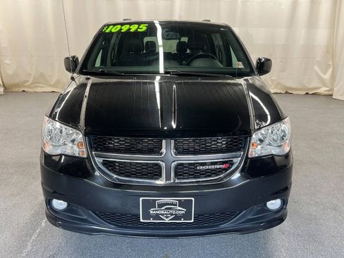 Used 2018 Dodge Grand Caravan SXT FWD image 2
