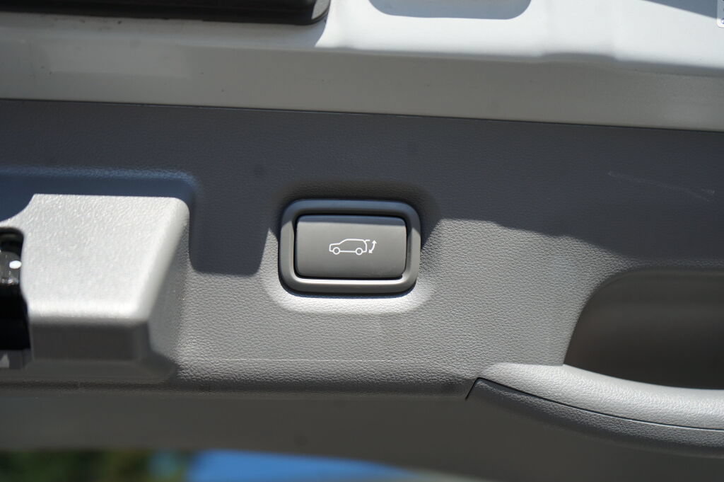 Certified 2023 Hyundai Ioniq 5 Limited AWD/4WD image 9