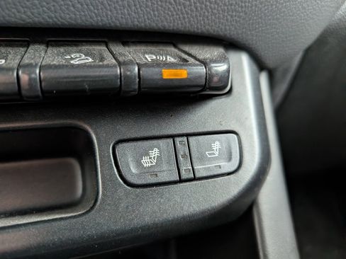 Used 2019 Chevrolet Colorado Z71 image 16