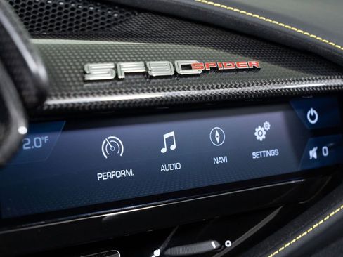 Used 2022 Ferrari SF90 Spider image 38