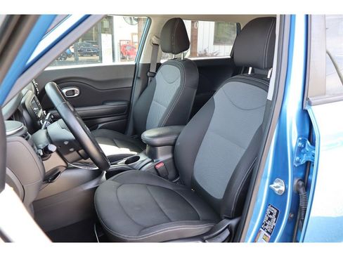 Used 2017 Kia Soul + w/ Designer's Package image 18