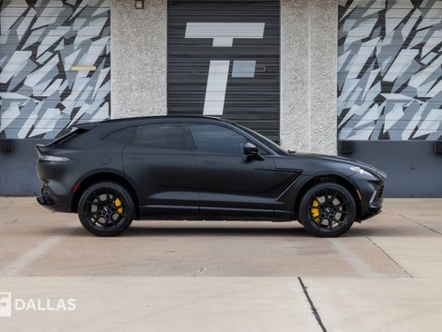Used 2022 Aston Martin DBX image 17