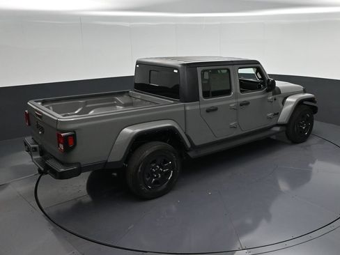 Used 2022 Jeep Gladiator Sport AWD/4WD image 19