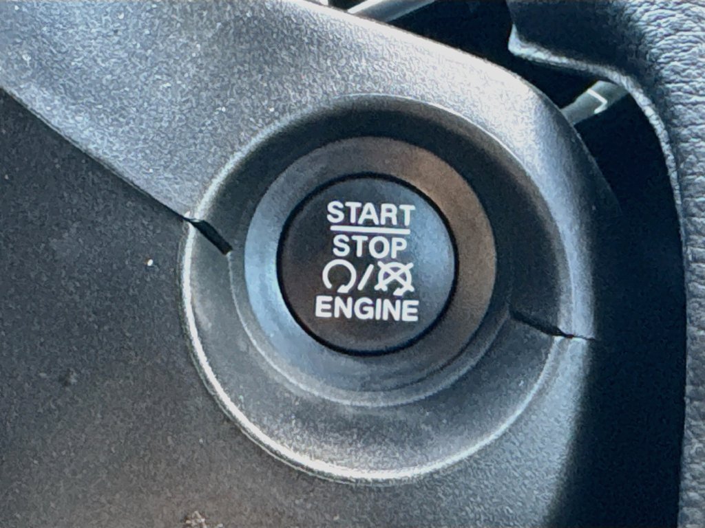 Used 2020 Jeep Compass Latitude w/ Popular Equipment Group FWD image 19