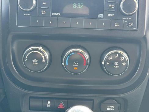 Used 2016 Jeep Compass Sport w/ Power Value Group image 21