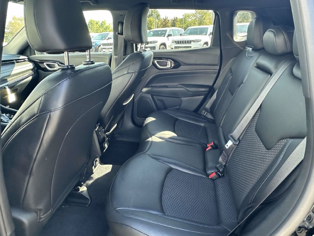 Used 2026 Jeep Compass Latitude AWD/4WD image 15