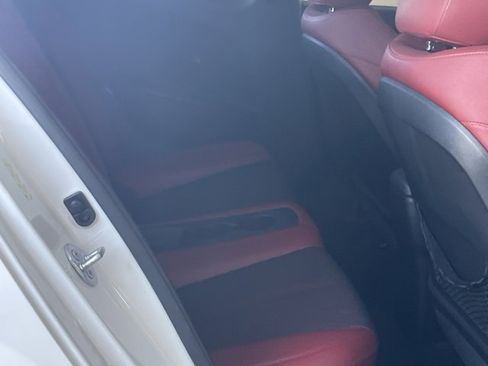 Used 2013 Hyundai Veloster w/ Style Pkg image 18