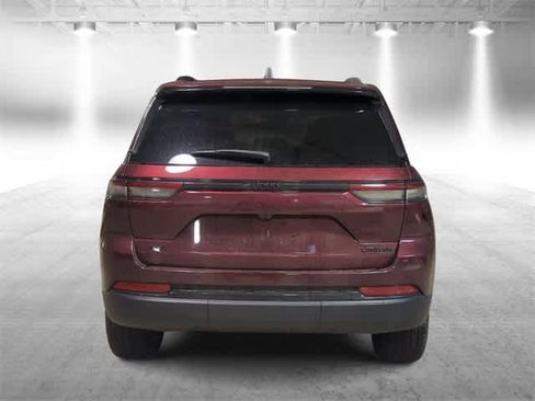 New 2025 Jeep Grand Cherokee Limited image 7