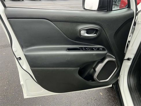 Certified 2022 Jeep Renegade Sport image 12